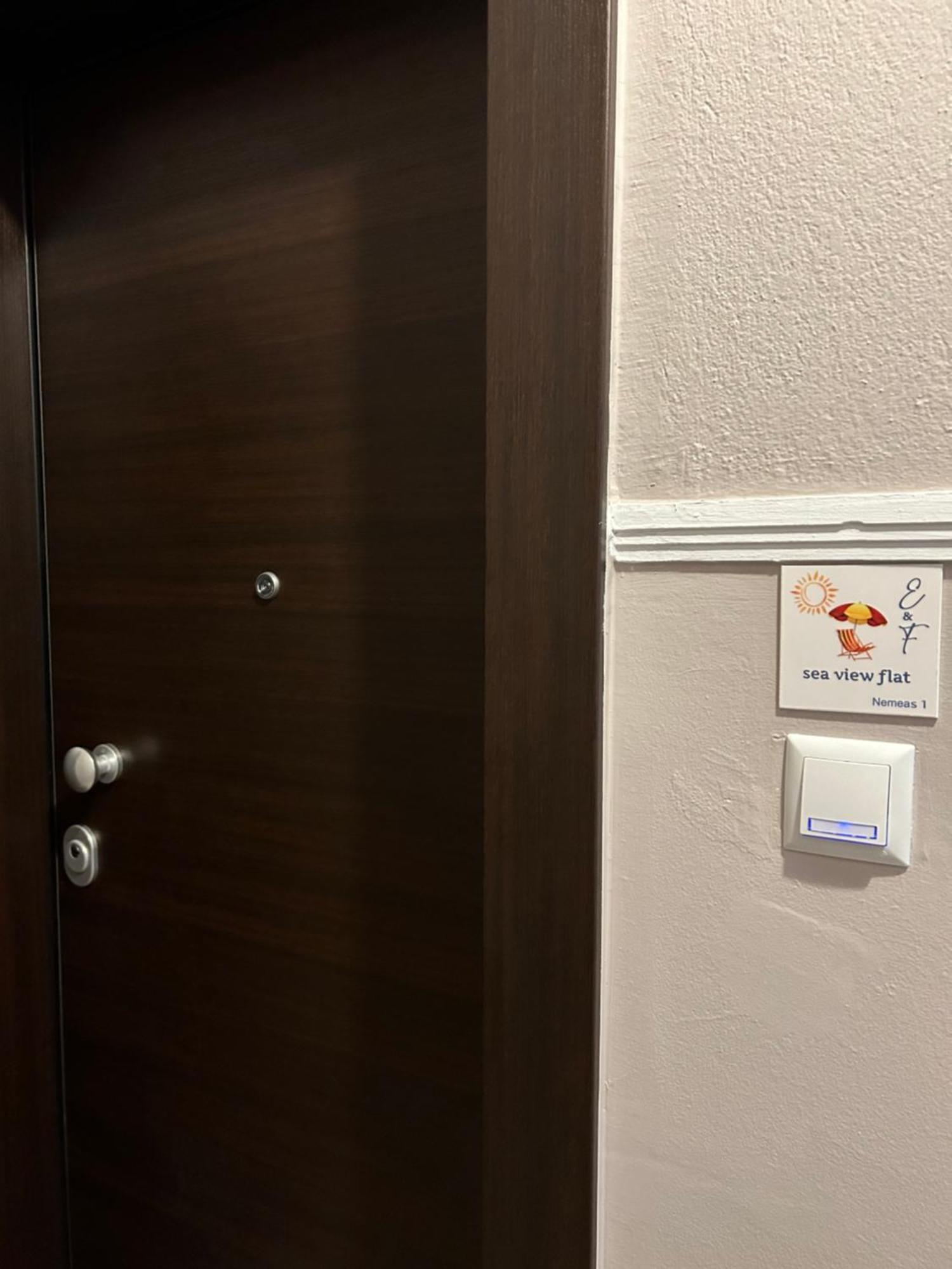 E & F Sea View Flat Apartment Néa Péramos Екстериор снимка